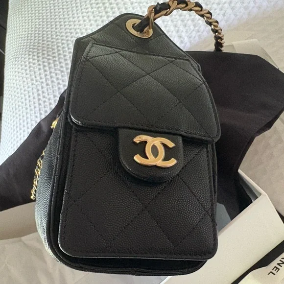 2026 New CHANEL 25 Mini Black Quilted Leather Bag with Gold Chain and CC Charm - Picture 4 of 9
